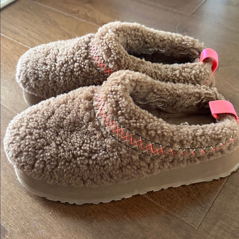 UGG Tazz Slipper Heritage Braid Hardwood (Women’s) Size 9 - Picture 9 of 14